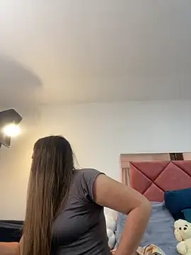 emma hot2006 online show from 09-15-25, 03:12