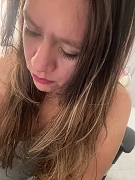 emma hot2006 online show from 11-30-25, 05:14