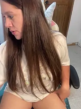 emma hot2006 online show from 12-21-25, 07:37