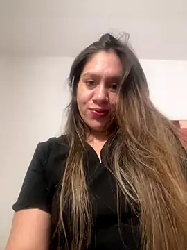 emma hot2006 online show from 11-15-25, 05:39