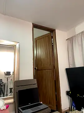 emma hot2006 online show from 09-27-25, 03:29