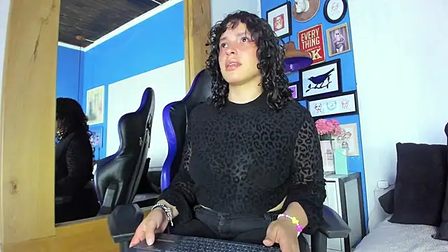 Kyes Dreams3 online show from 10-28-25, 04:02