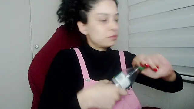 Snapshot of miss_carmila1 chatting on 10-31-25, 12:18 miss carmila1 online show from 10-31-25, 12:18