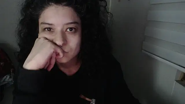 Snapshot of miss_carmila1 chatting on 11-05-25, 01:31 miss carmila1 online show from 11-05-25, 01:31