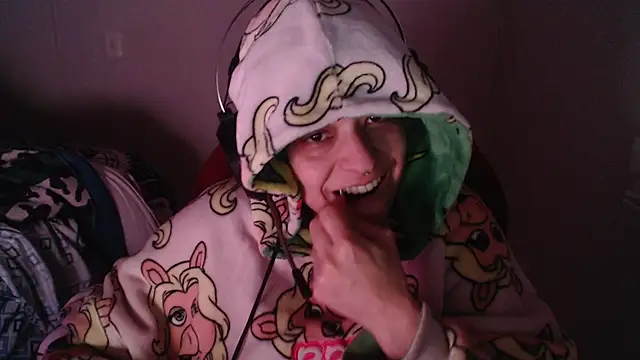 Snapshot of miss_carmila1 chatting on 11-03-25, 12:27 miss carmila1 online show from 11-03-25, 12:27