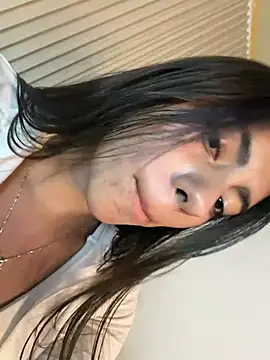 Snapshot of LilybethGray chatting on 06-11-26, 11:02 LilybethGray online show from 06-11-26, 11:02