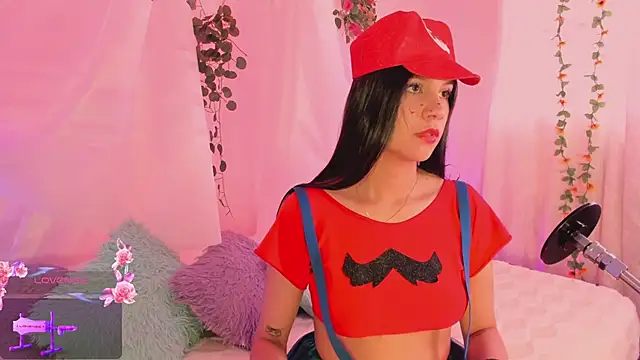 Emmiicute online show from 11-24-25, 08:42