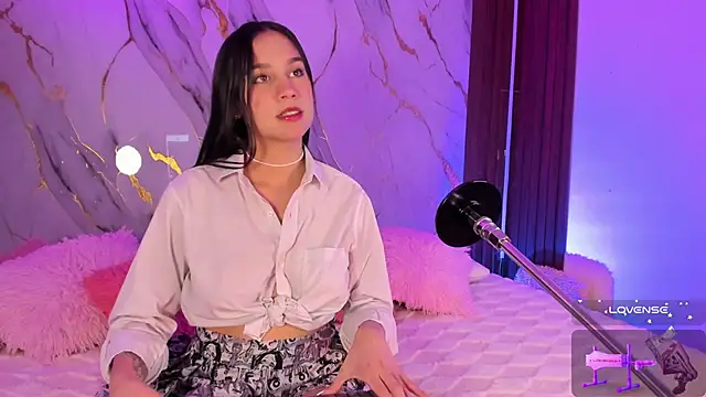 Emmiicute online show from 11-30-25, 08:31