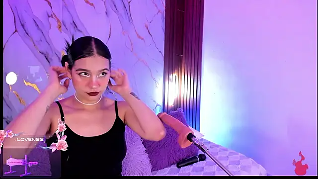 Emmiicute online show from 03-27-26, 08:21