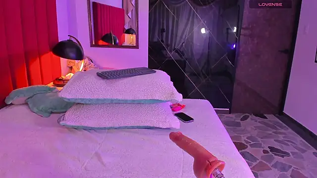 eimy jones  online show from 01-17-26, 03:21