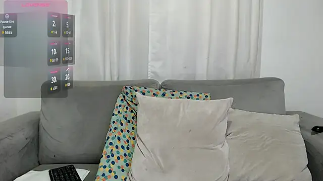 carolinefantasy  online show from 04-06-26, 02:07