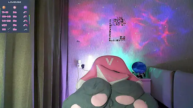 Snapshot of eskatmi chatting on 02-12-26, 02:11 eskatmi online show from 02-12-26, 02:11