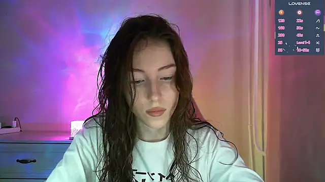 Snapshot of eskatmi chatting on 04-19-26, 02:56 eskatmi online show from 04-19-26, 02:56