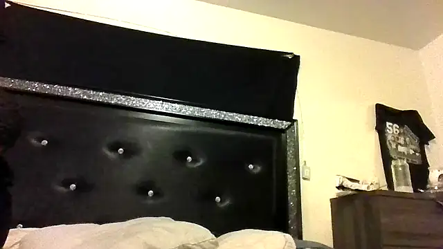 OnlyOneMeeks online show from 04-17-26, 05:54