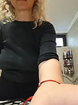 Snapshot of merlyn4 chatting on 01-08-26, 09:48 merlyn4 online show from 01-08-26, 09:48