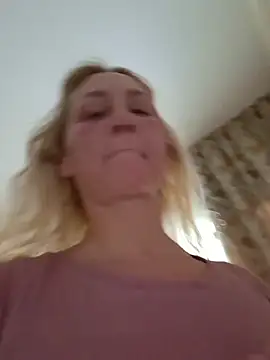 Snapshot of merlyn4 chatting on 01-14-26, 09:46 merlyn4 online show from 01-14-26, 09:46