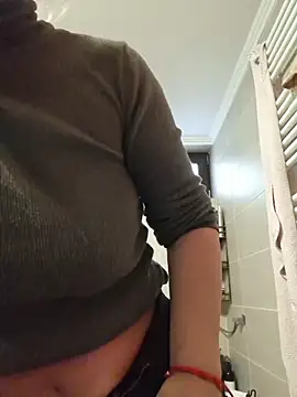 Snapshot of merlyn4 chatting on 11-10-25, 12:10 merlyn4 online show from 11-10-25, 12:10