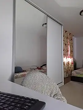 Snapshot of merlyn4 chatting on 12-02-25, 10:39 merlyn4 online show from 12-02-25, 10:39