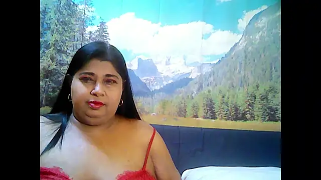 Snapshot of indianhoney694u chatting on 10-15-25, 05:06 indianhoney694u online show from 10-15-25, 05:06