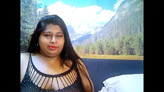 Snapshot of indianhoney694u chatting on 10-07-25, 06:03 indianhoney694u online show from 10-07-25, 06:03