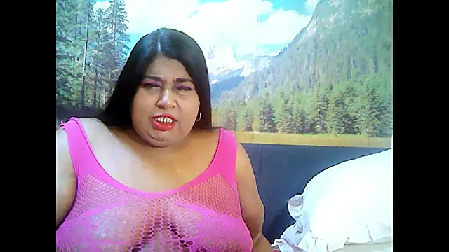 Snapshot of indianhoney694u chatting on 10-13-25, 05:20 indianhoney694u online show from 10-13-25, 05:20