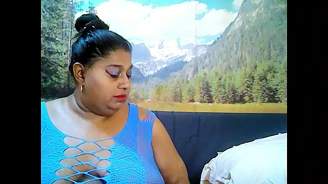 Snapshot of indianhoney694u chatting on 09-19-25, 05:22 indianhoney694u online show from 09-19-25, 05:22