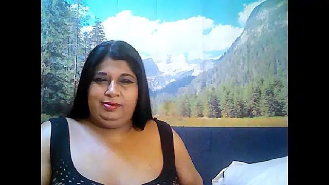 Snapshot of indianhoney694u chatting on 09-22-25, 05:24 indianhoney694u online show from 09-22-25, 05:24