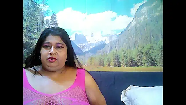 Snapshot of indianhoney694u chatting on 10-02-25, 05:22 indianhoney694u online show from 10-02-25, 05:22