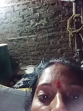 Snapshot of Suhana_pandit chatting on 10-31-25, 10:38 Suhana pandit online show from 10-31-25, 10:38