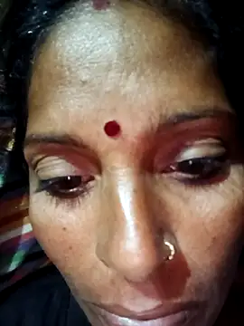 Snapshot of Suhana_pandit chatting on 10-14-25, 10:09 Suhana pandit online show from 10-14-25, 10:09