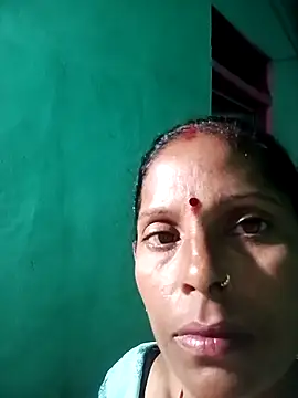 Snapshot of Suhana_pandit chatting on 09-18-25, 10:35 Suhana pandit online show from 09-18-25, 10:35