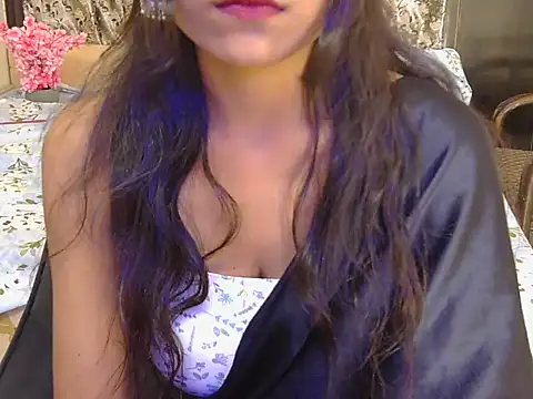 Snapshot of hoty-priya chatting on 10-16-25, 06:10 hoty-priya online show from 10-16-25, 06:10
