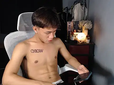 naughtyboyloy 0 online show from 02-21-26, 05:26