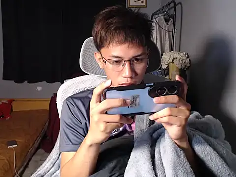 naughtyboyloy 0 online show from 02-18-26, 05:42