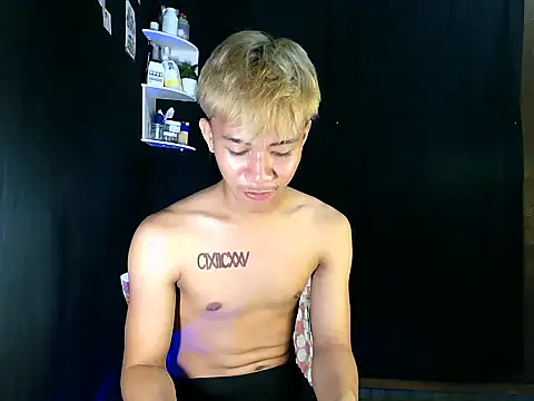 naughtyboyloy 0 online show from 11-28-25, 09:20