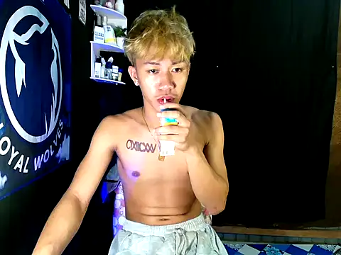 naughtyboyloy 0 online show from 11-21-25, 05:23