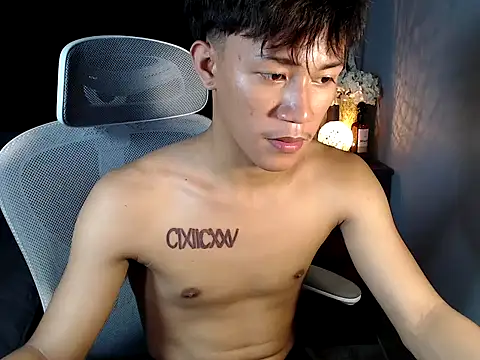 naughtyboyloy 0 online show from 01-18-26, 07:23