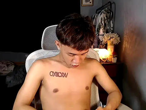 naughtyboyloy 0 online show from 02-10-26, 05:23