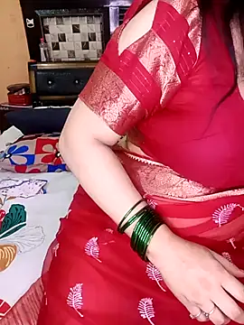 Snapshot of PRIYA_22 chatting on 05-06-26, 06:39 PRIYA 22 online show from 05-06-26, 06:39