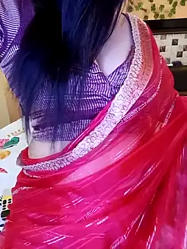 Snapshot of PRIYA_22 chatting on 05-11-26, 04:04 PRIYA 22 online show from 05-11-26, 04:04