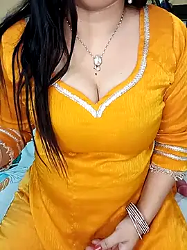 Snapshot of PRIYA_22 chatting on 05-31-26, 10:43 PRIYA 22 online show from 05-31-26, 10:43
