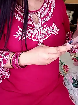 Snapshot of PRIYA_22 chatting on 05-13-26, 03:13 PRIYA 22 online show from 05-13-26, 03:13