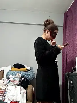 Snapshot of Maskelihatun chatting on 01-08-26, 05:30 Maskelihatun online show from 01-08-26, 05:30