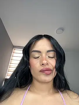 Snapshot of Melissa_coch chatting on 04-24-26, 04:20 Melissa coch online show from 04-24-26, 04:20