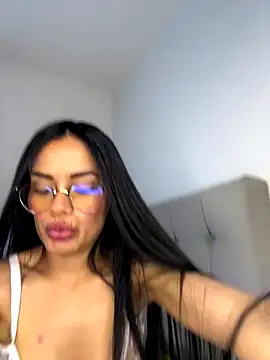 Melissa coch online show from 11-05-25, 04:43