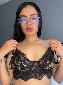 Melissa coch online show from 02-18-26, 04:03