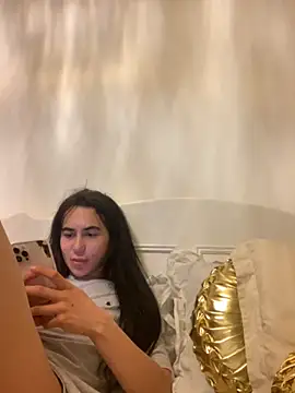 itsyourgirltee online show from 04-20-26, 10:55