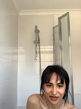 itsyourgirltee online show from 04-12-26, 04:21