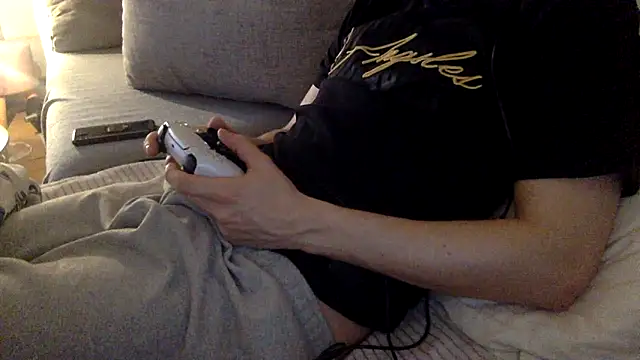 Snapshot of Breezydicksn chatting on 11-16-25, 02:33 Breezydicksn online show from 11-16-25, 02:33