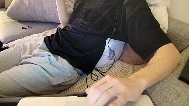 Snapshot of Breezydicksn chatting on 11-28-25, 10:54 Breezydicksn online show from 11-28-25, 10:54